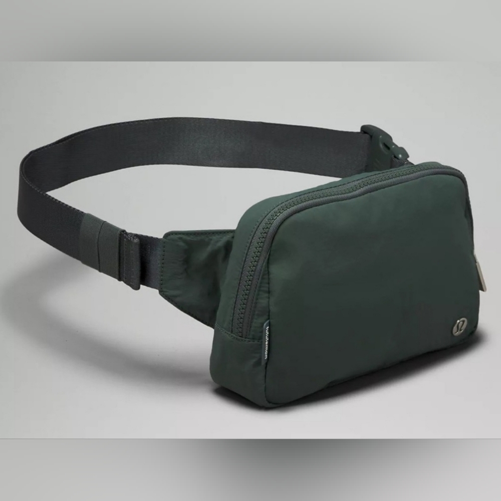 Lululemon Everywhere Belt Bag